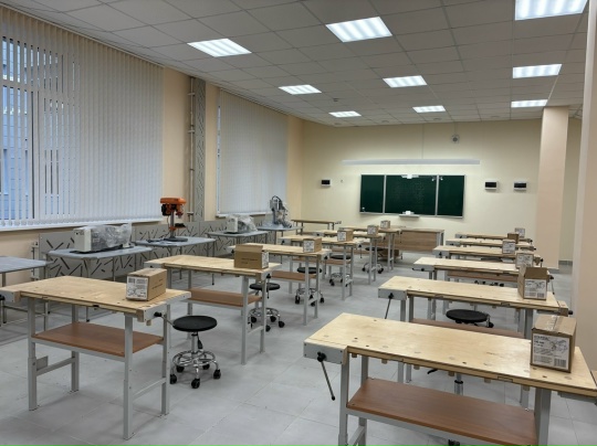 В Брянской области в 166 школ поступило новое оборудование для оснащения кабинетов ОБЗР и труда