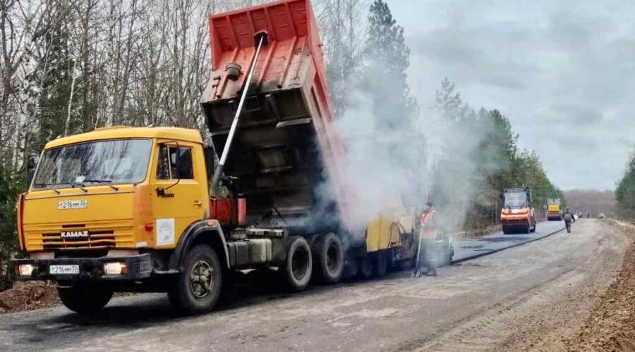 На Брянщине в Клетнянском районе отремонтировали почти 2 километра дороги к Павлинкам