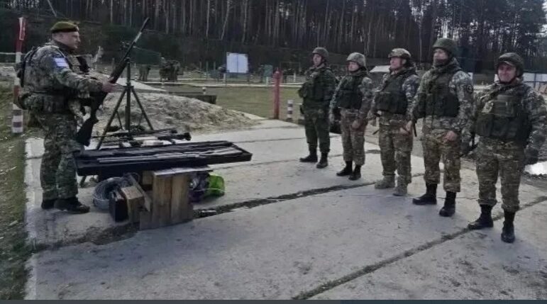 Врио губернатора Егор Ковальчук познакомился с бойцами «БАРС-Брянск»