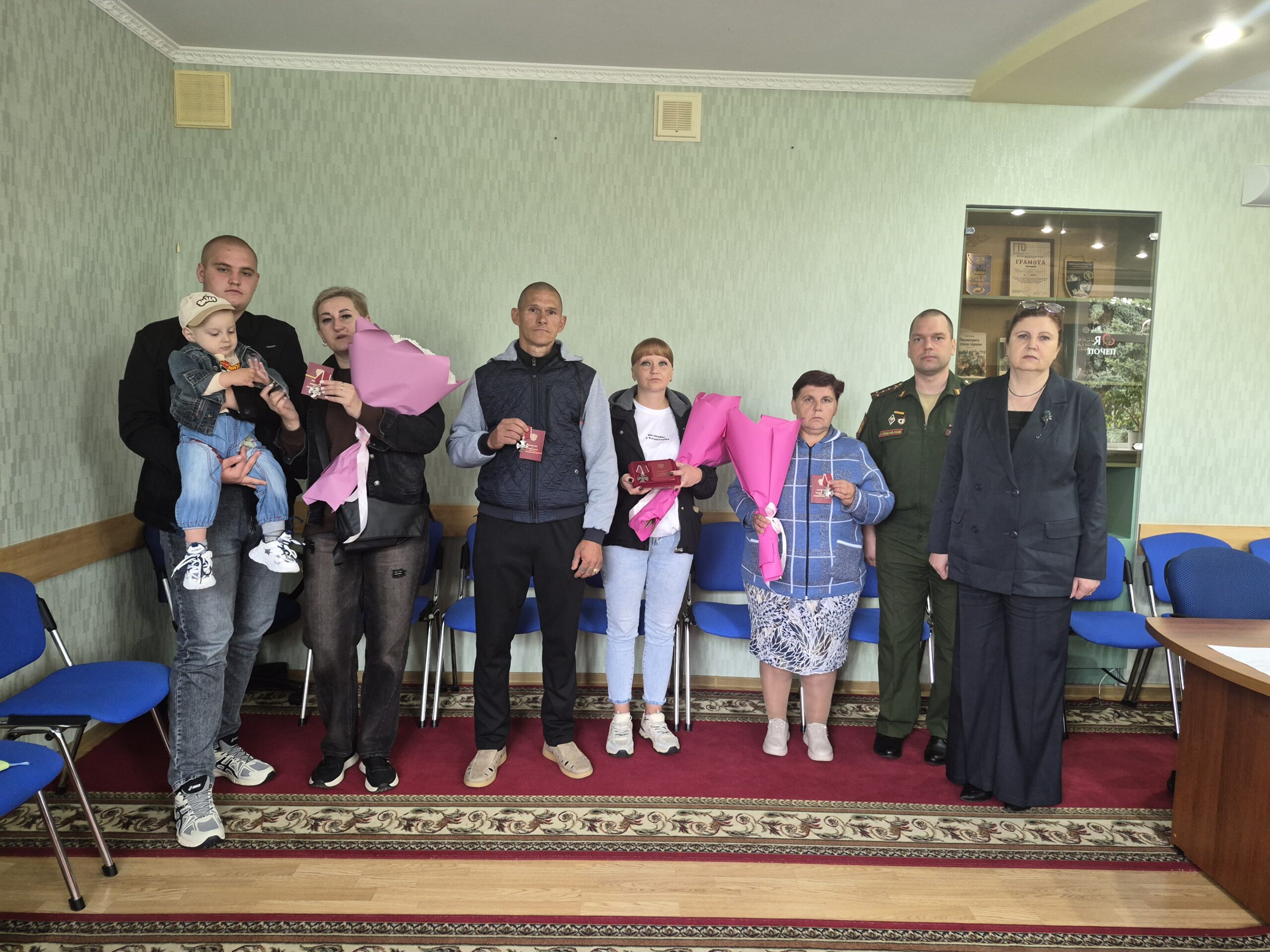 Ордена Мужества вручили родственникам погибших воинов СВО в Почепе