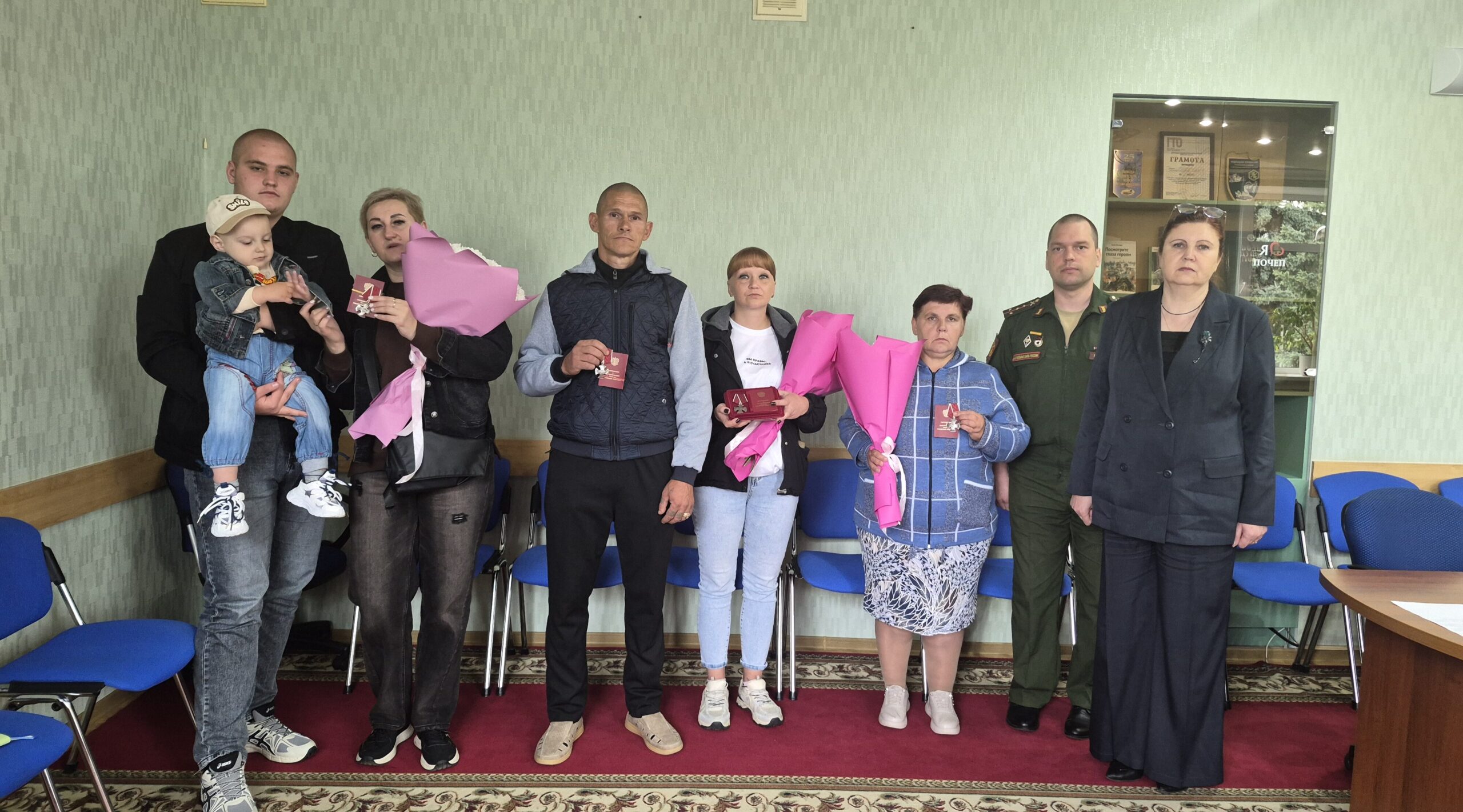Ордена Мужества вручили родственникам погибших воинов СВО в Почепе