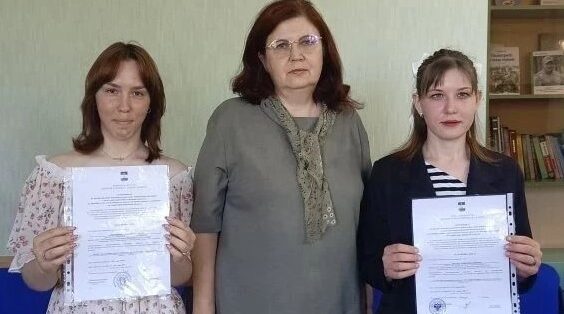 В Почепе детям-сиротам вручили сертификаты на приобретение жилья