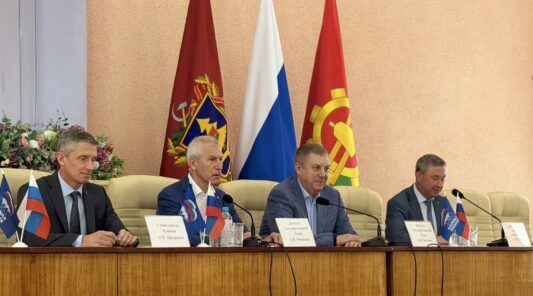 На Брянщине Александр Богомаз и Олег Матыцин провели встречу с партактивом города Клинцы