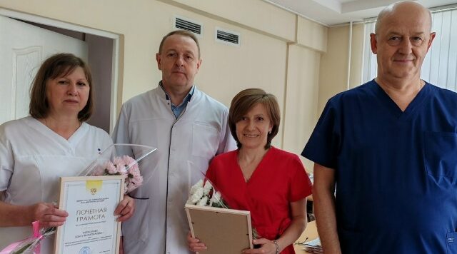 В Брянске врачу-стоматологу и медсестре вручили награды Министерства здравоохранения РФ