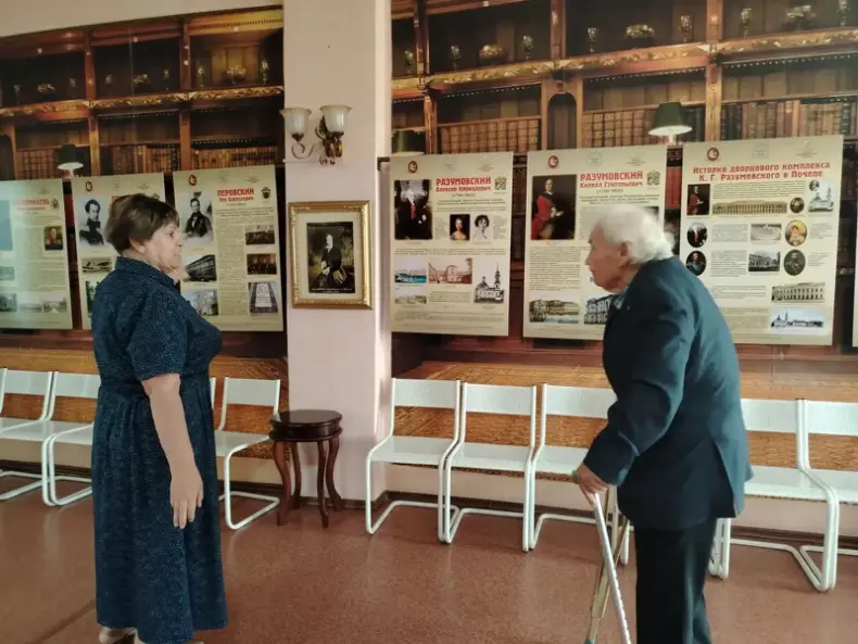 Почепскую центральную библиотеку посетил  знаменитый писатель Владислав Анатольевич БАХРЕВСКИЙ