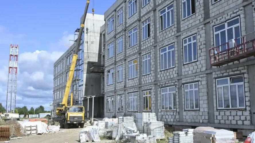 В Брянске ведут строительство школы на 1225 мест