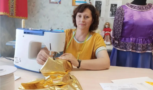 Участница нацпроекта получила квалификацию модельера-консультанта