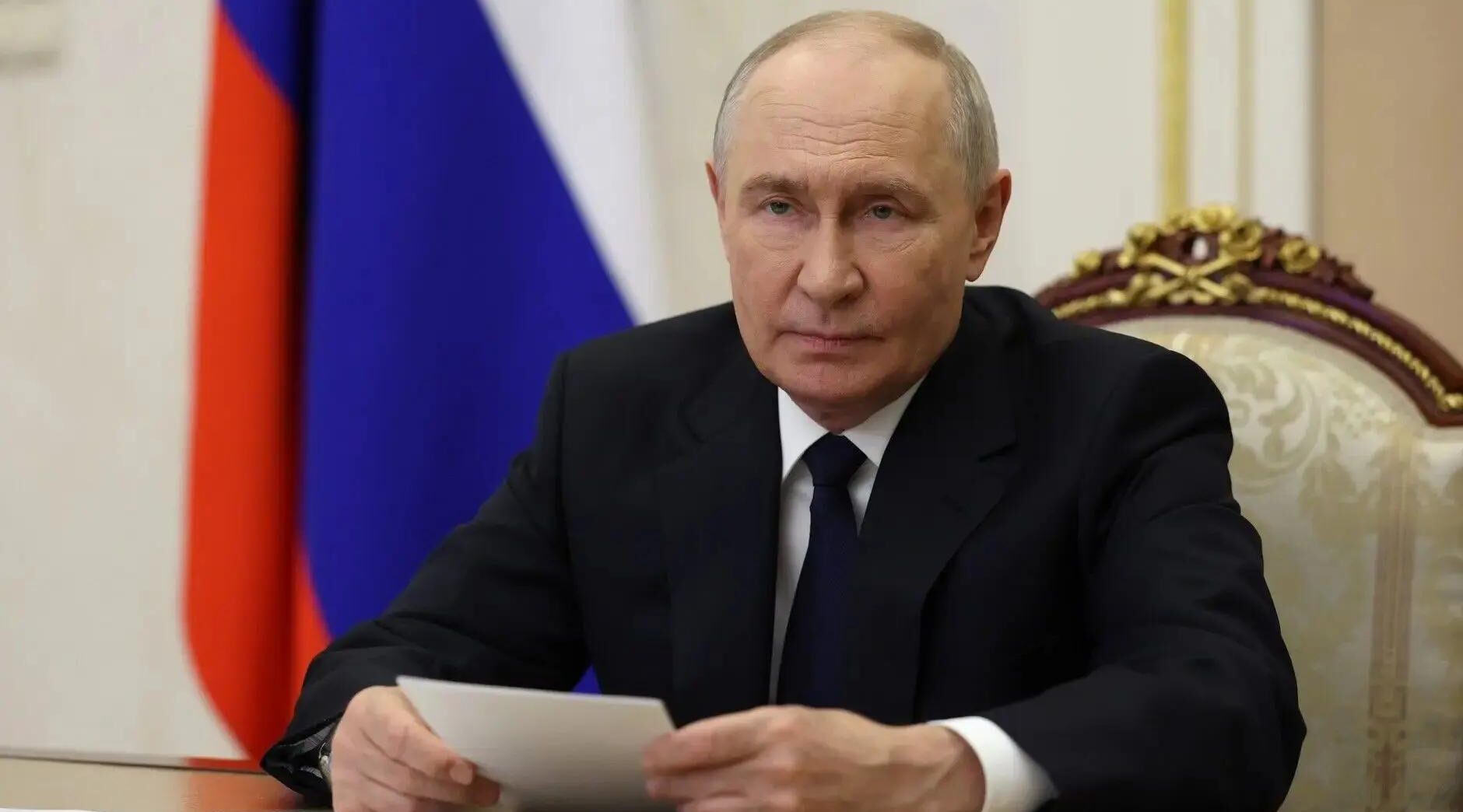 Состоялась встреча Президента РФ с главами субъектов в режиме видеоконференции