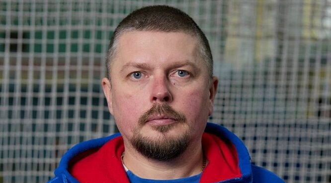 «Заслуженным тренером России» стал наш земляк Юрий Михайлович СУМИЧЕВ