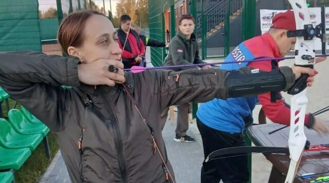 Брянская сборная ветеранов выступает на фестивале по стрельбе из лука в Калуге