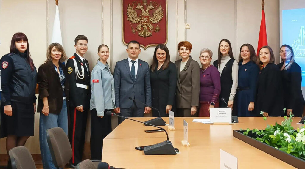 В городе Брянске открыты 100 первичных отделений «Движения Первых»
